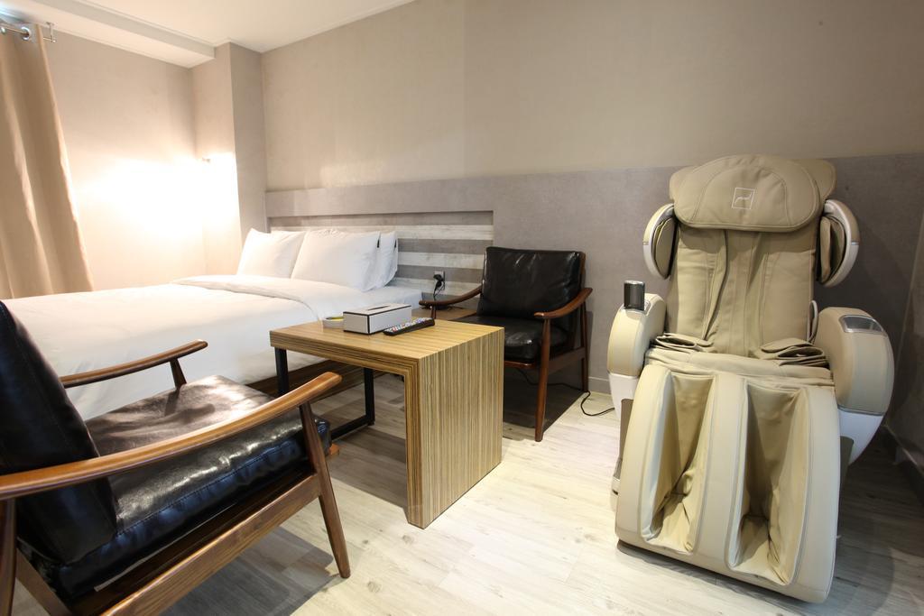 C&B Hotel Ansan Bagian luar foto