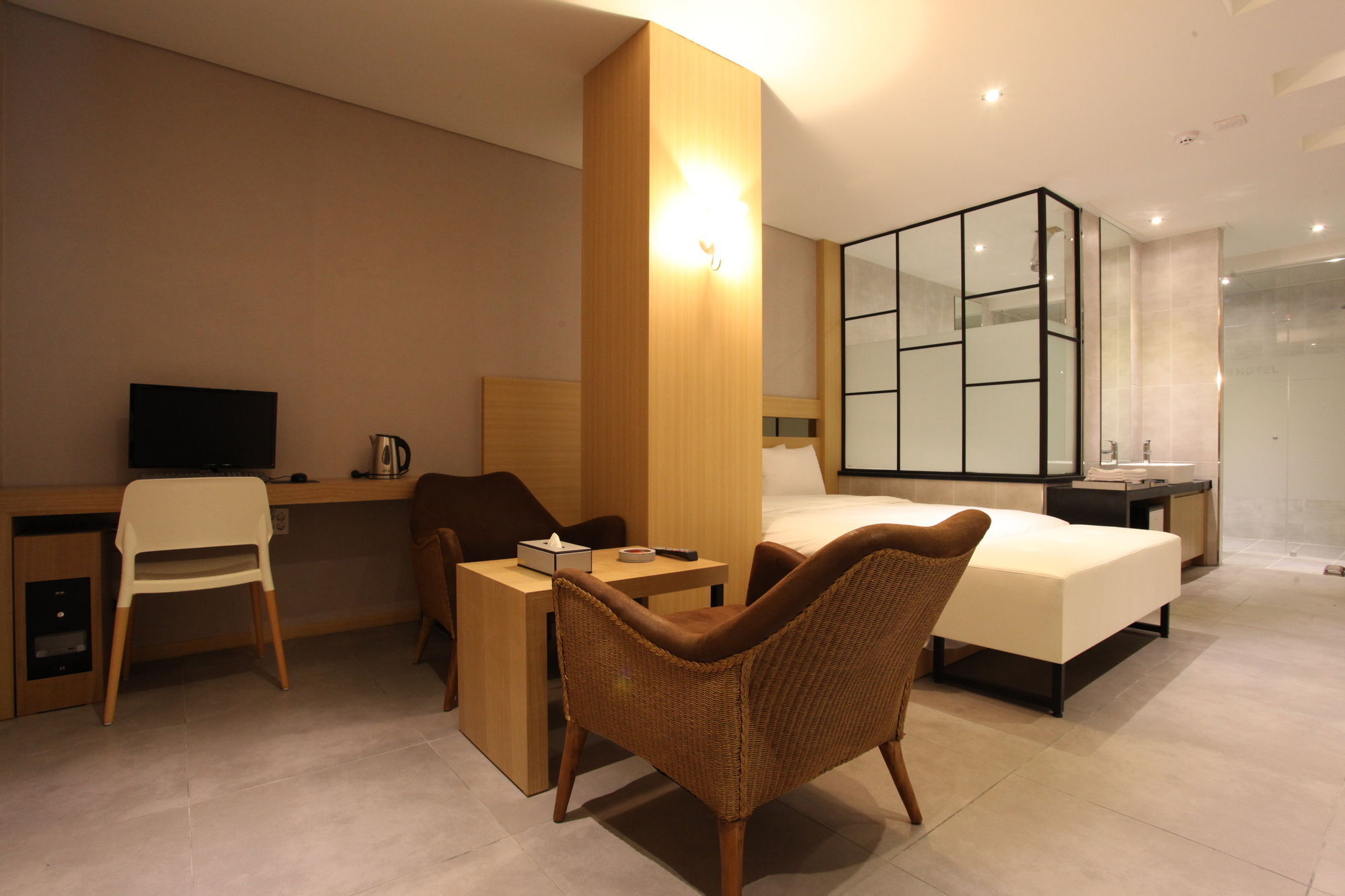 C&B Hotel Ansan Bagian luar foto
