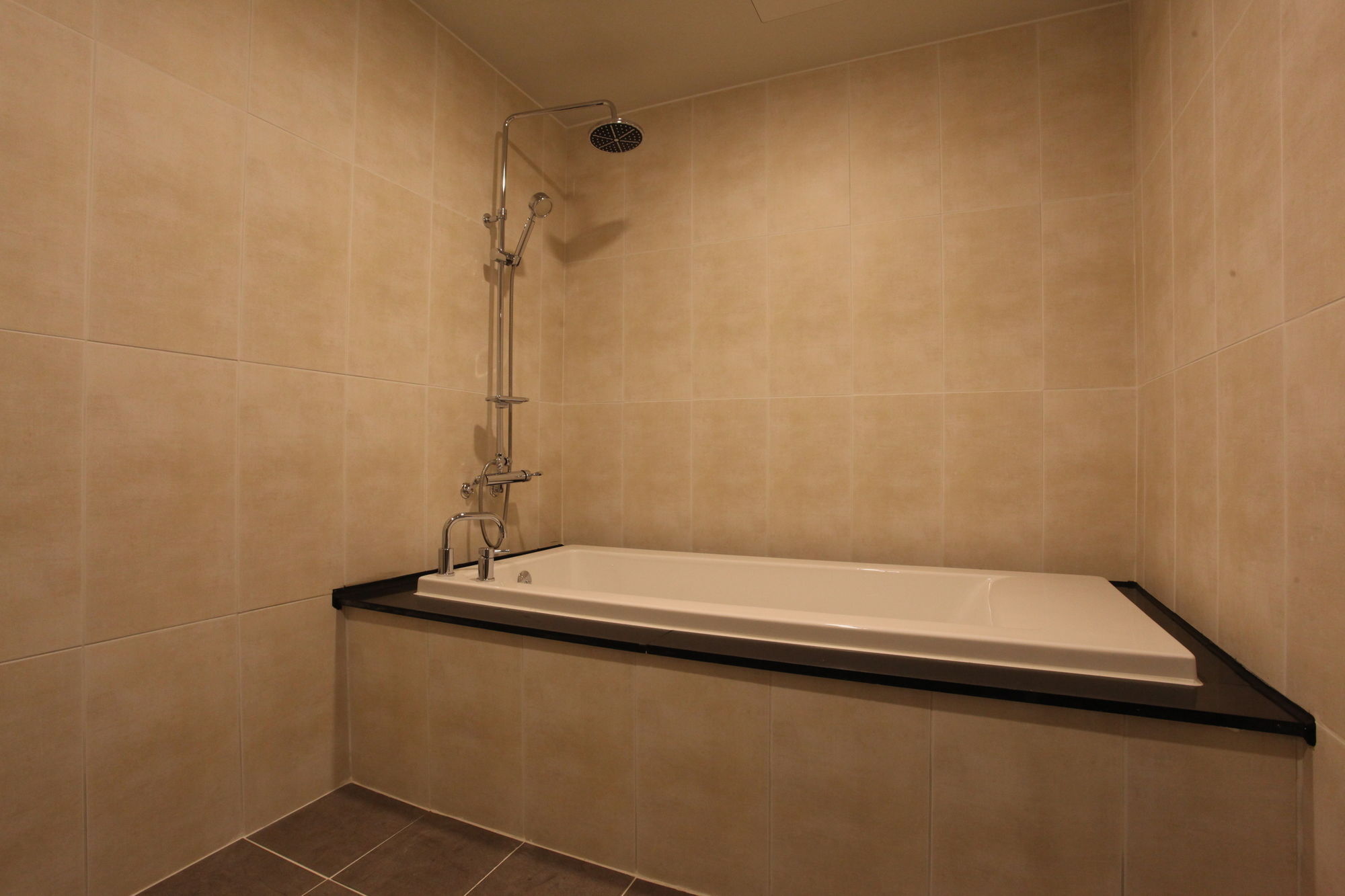 C&B Hotel Ansan Bagian luar foto