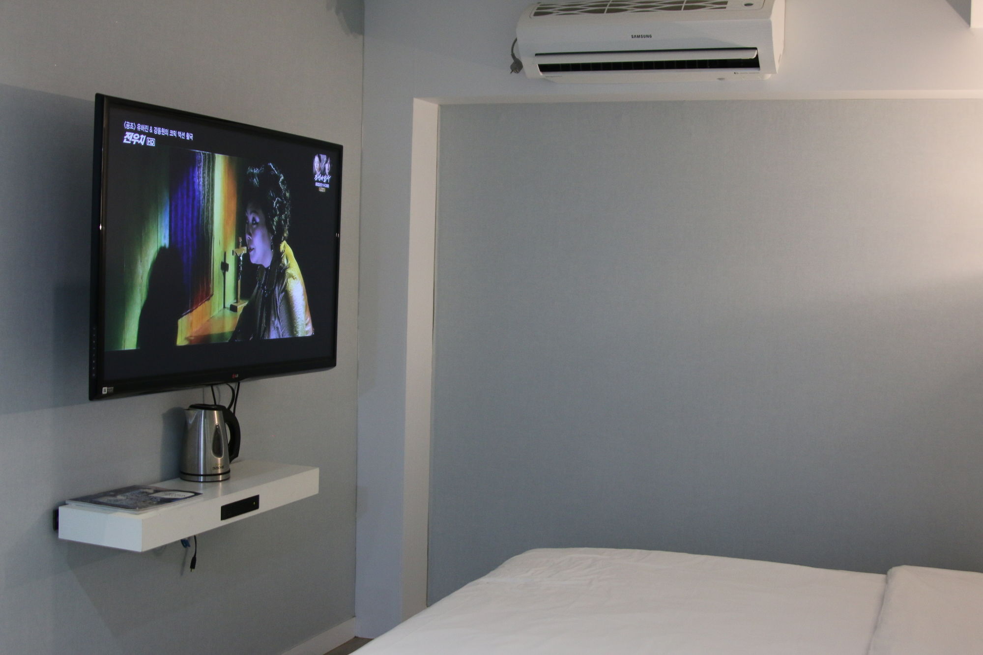 C&B Hotel Ansan Bagian luar foto